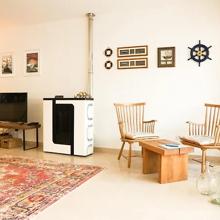 Modernes Haus Mit Spektakulaerem Meerblick Und Pool Casa de Férias *