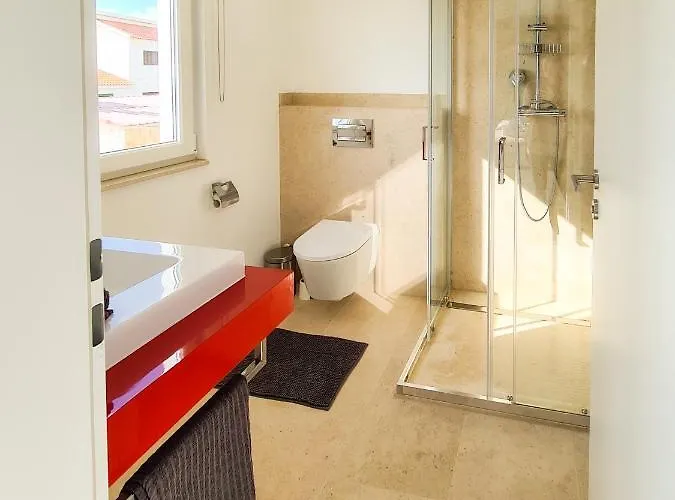 Modernes Haus Mit Spektakulaerem Meerblick Und Pool Casa de Férias *